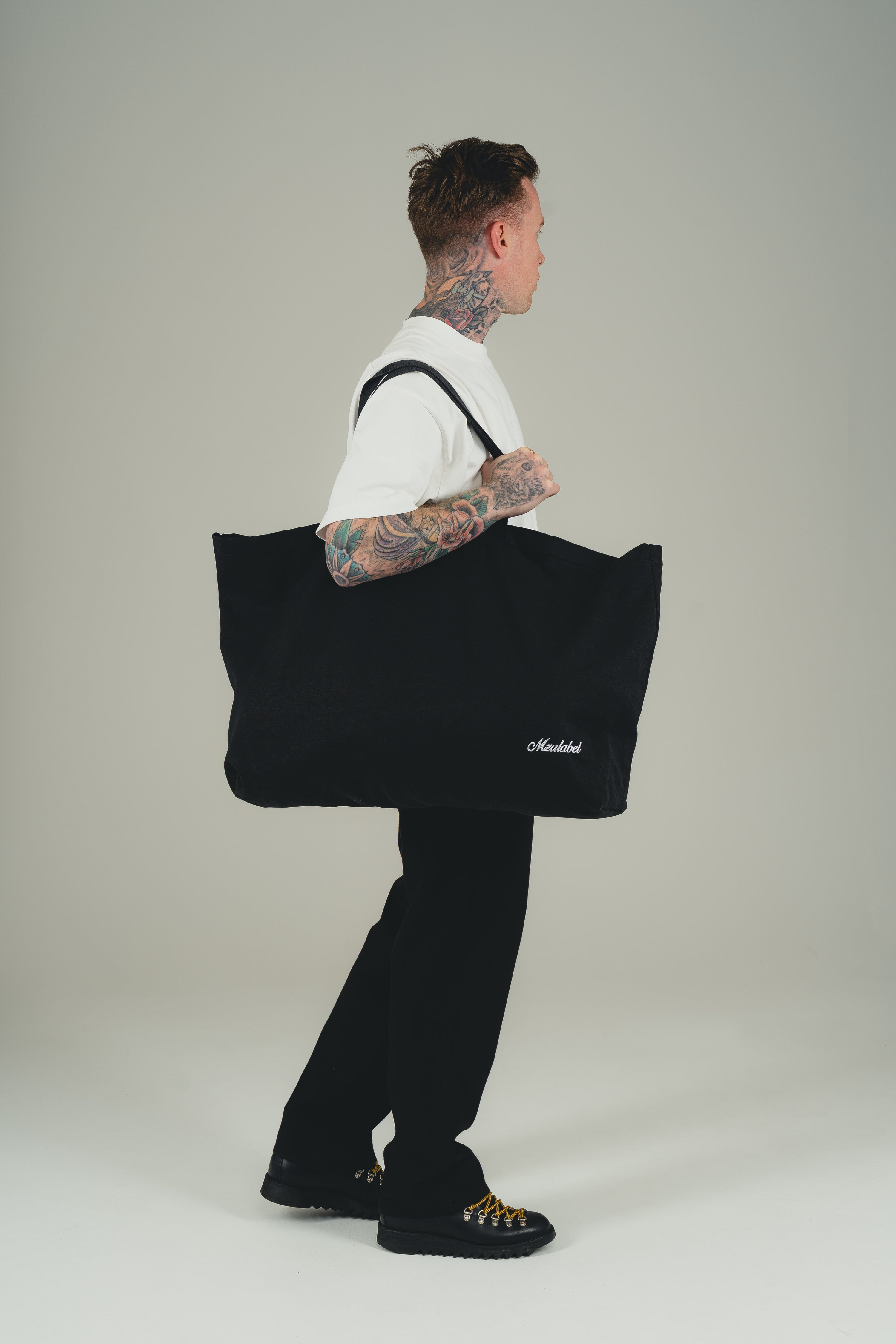 Essential Tote //001 — Black