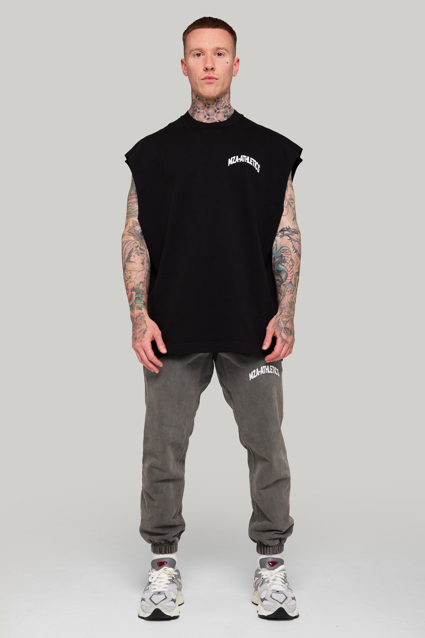 MZA - BLACK SLEEVELESS TEE